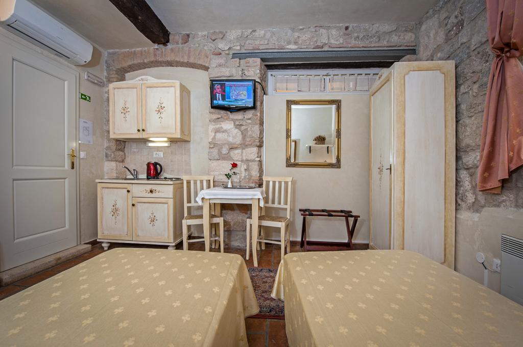 Residence Marco Polo Centro Storico Rovinj Ngoại thất bức ảnh
