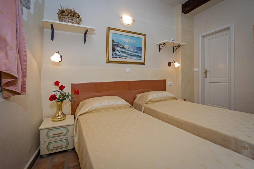 Residence Marco Polo Centro Storico Rovinj Ngoại thất bức ảnh