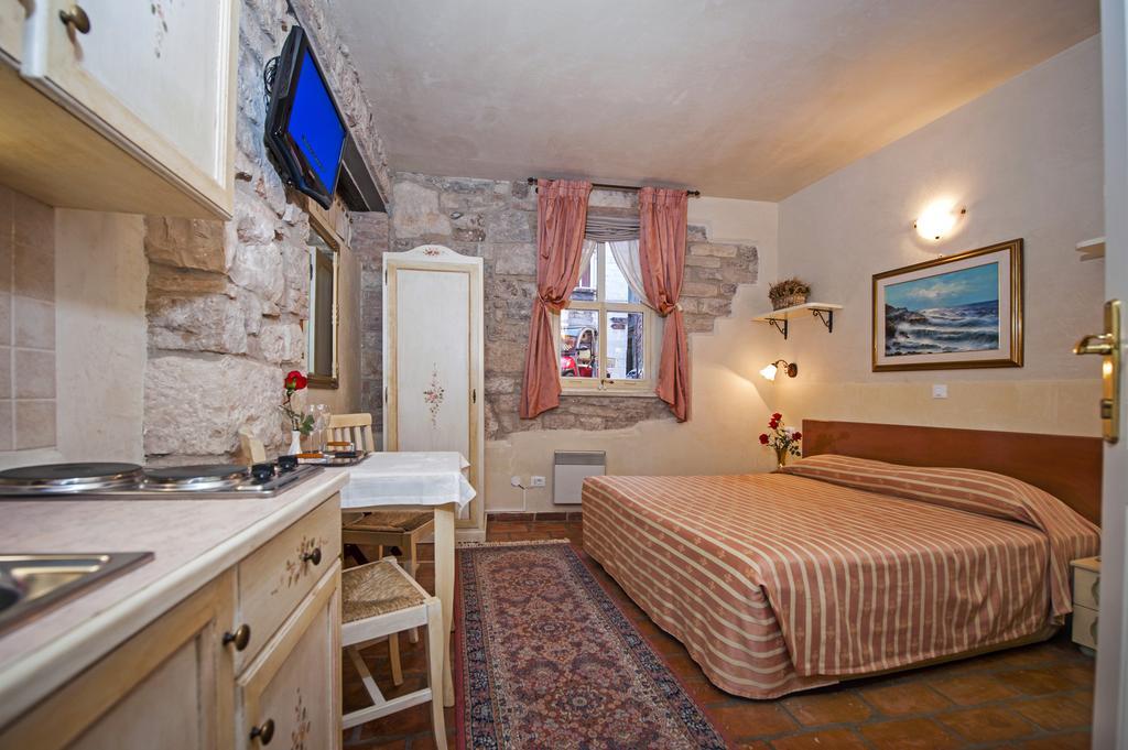 Residence Marco Polo Centro Storico Rovinj Ngoại thất bức ảnh